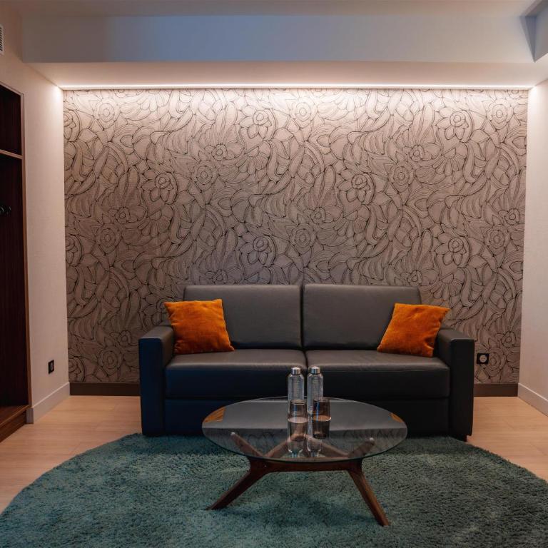 Best Western Plus Metz Technopole - Grande Suite Lit King-Size avec Canapé-Lit - Côté Rue/Non-Fumeurs - 5