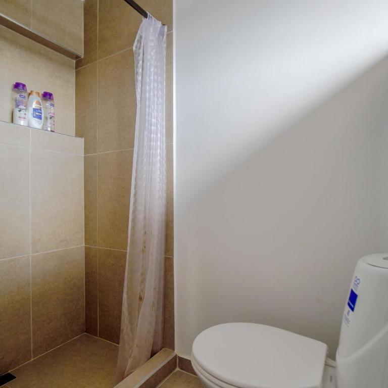 HOSTARA ALOJAMIENTO Casa Sereno - Apartamento Estándar - 16