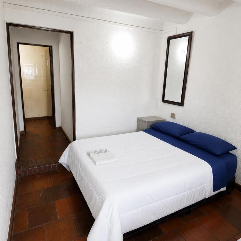Portal Norte 170 ACOGEDORAS HABITACIONES CON TODOS LOS SERVICIOS - Habitación Cuádruple con baño privado - 4