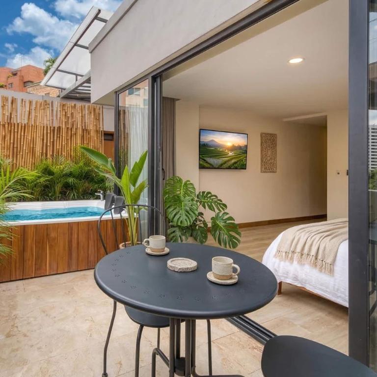 Edificio Passiflora Luxury Suite - Two-Bedroom Apartment with Balcony and Terrace - 13