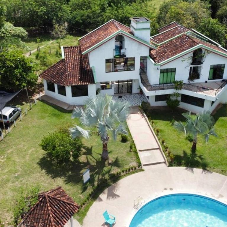 Villa Alejandra La Guitarra value for 20 people - Casa de 4 dormitorios - 30