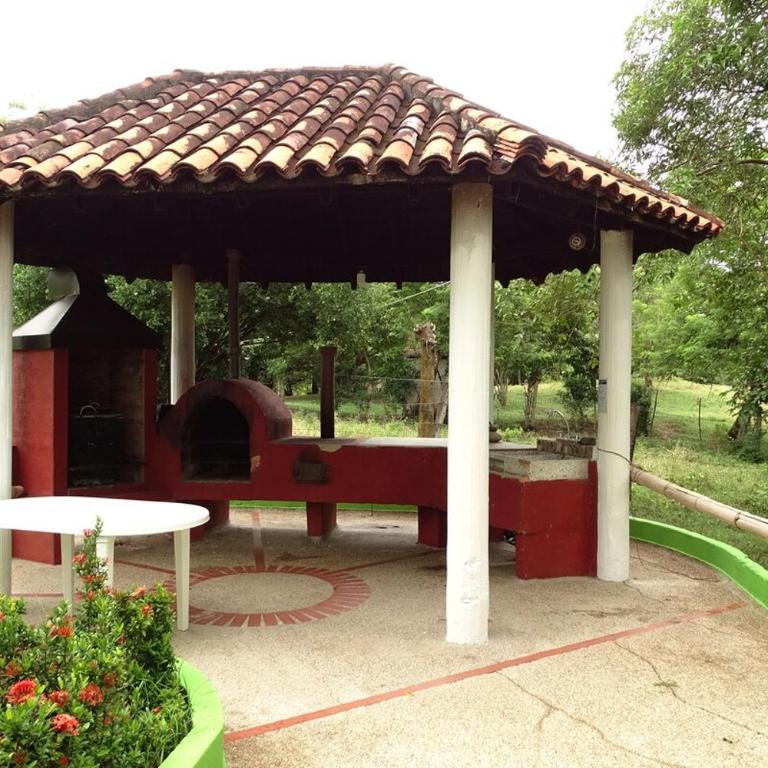 Villa Alejandra La Guitarra value for 20 people - Casa de 4 dormitorios - 50
