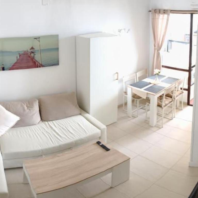 Aloha Paradise Beach - One-Bedroom Apartment with Sea View and Balcony - 1