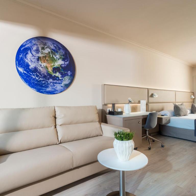 Sallés Hotel Pere IV - Deluxe Triple Room with Spa Access - 14