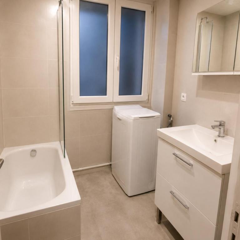 Bright 2-Bedroom Apartment I 5 guests I Near République, canal Saint Martin & Le Marais - Appartement 2 Chambres - 3