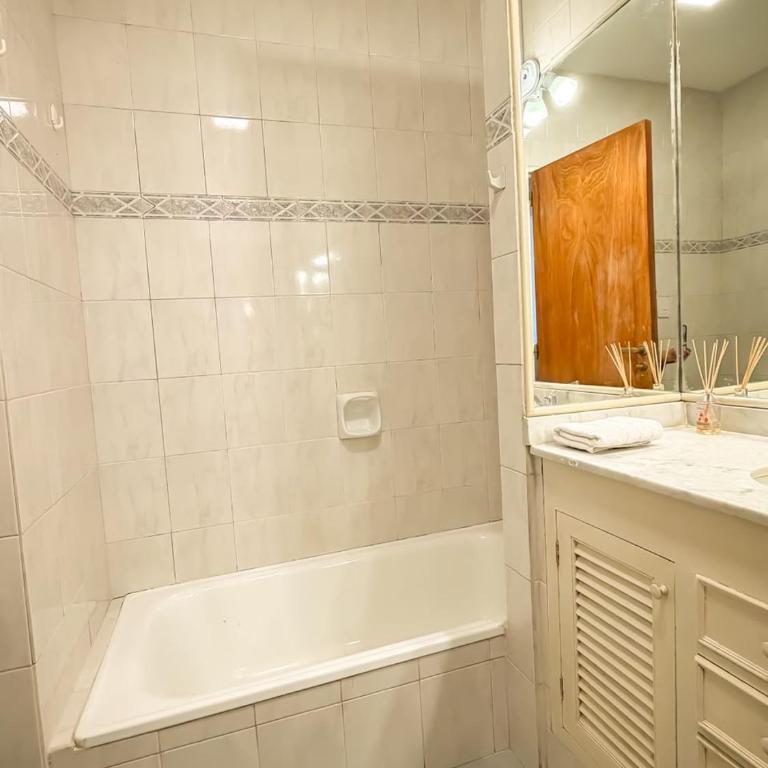 Apartment with garage, ideal for a family in Salta - Apartamento de 2 dormitorios - 26