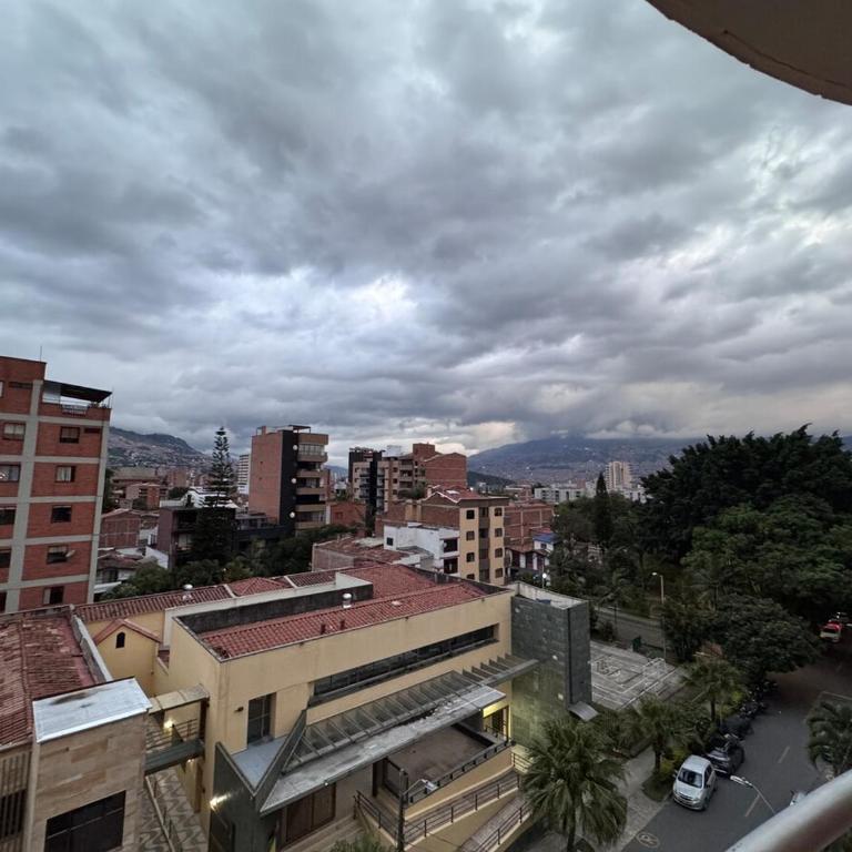 Penthouse in Medellín Jacuzzi Terrace and 360Degree View - Apartment - 14