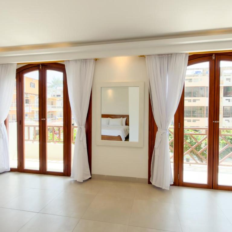 Montañablu Hotel - Suite con cama grande y balcón - 5