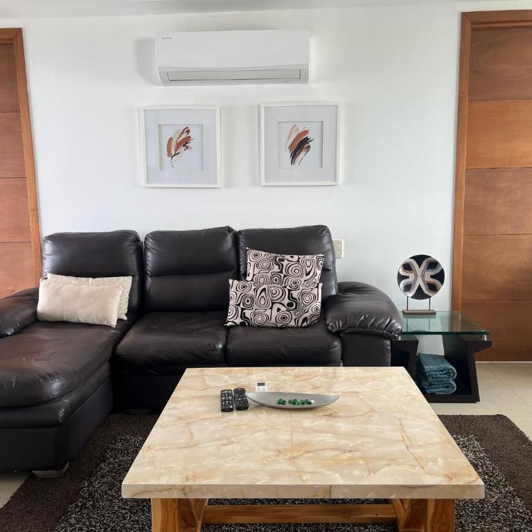 Luxurious 3-Bedroom Penthouse with Ocean Views in Cartagena - Apartment - 73