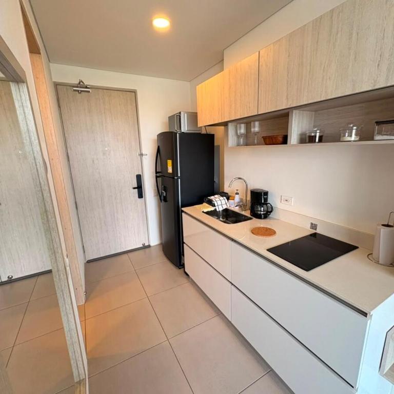 Suite con Jacuzzi y Vista Lateral al Mar - One-Bedroom Apartment - 3