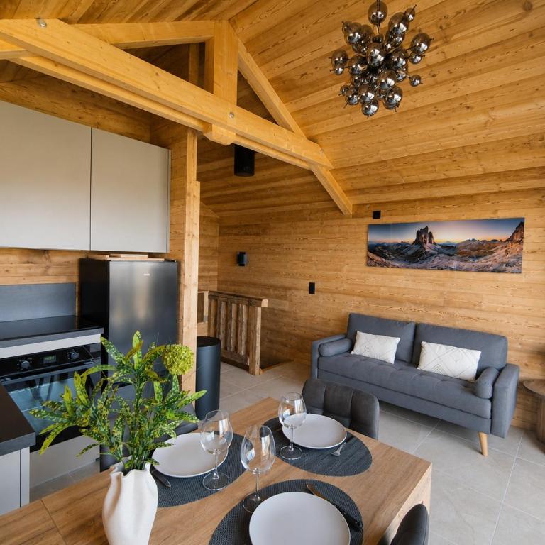 Les 2 Chalets Alpins & Bains Nordiques - Two-Bedroom Chalet - 8