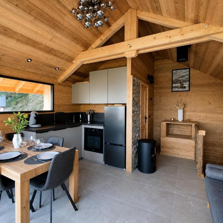 Les 2 Chalets Alpins & Bains Nordiques - Two-Bedroom Chalet - 6