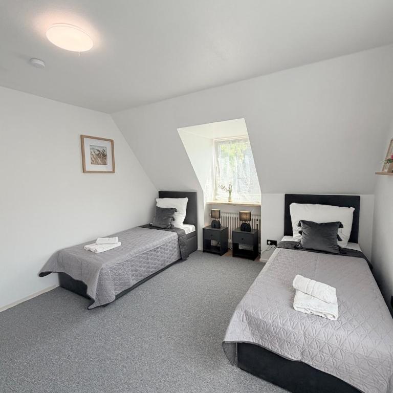 Große Wohnung in Zentrumsnähe 4 Schlafz Whg mit voll ausgestatteter Küche & Stellplatz - Apartamento - 7