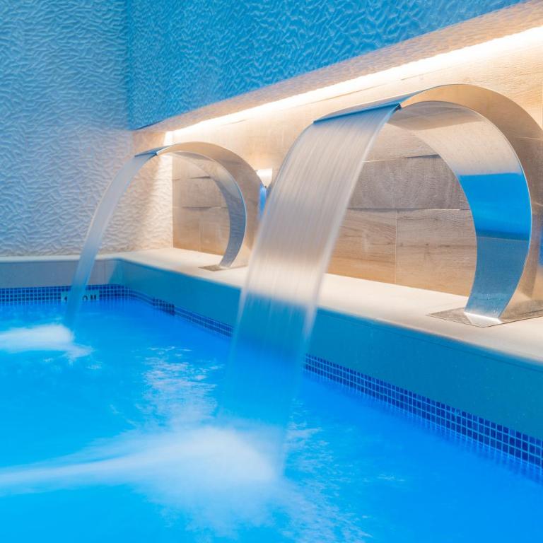 Sallés Hotel Pere IV - Deluxe Double Room with Spa Access - 2