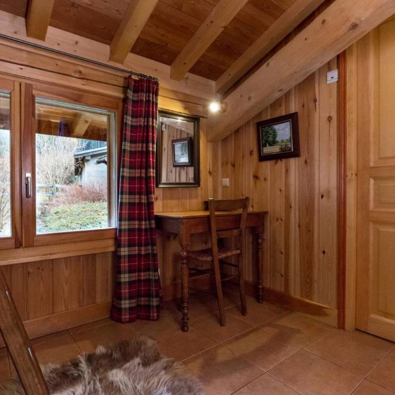Authentic Chalet in Chamonix-Mont-Blanc - Chalet - 32