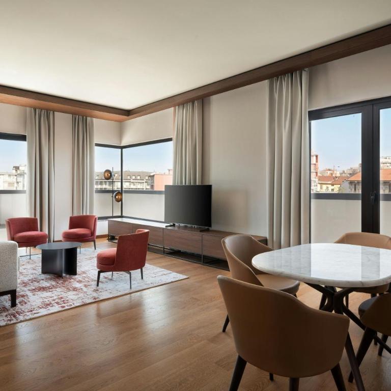 Milan Marriott Hotel - Presidential Queen Suite - 2
