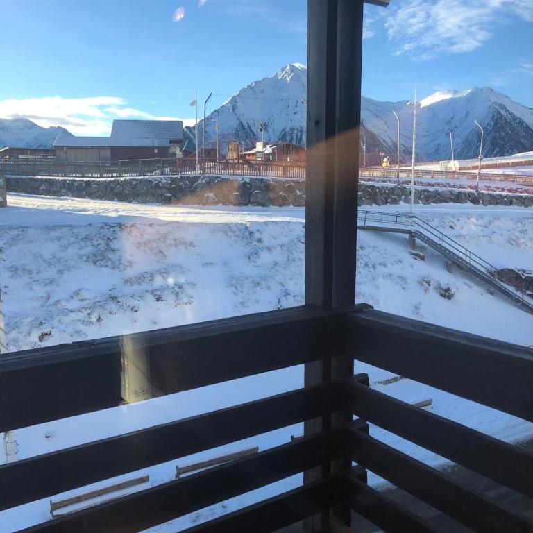 Studio - Studio with Mountain View - 11