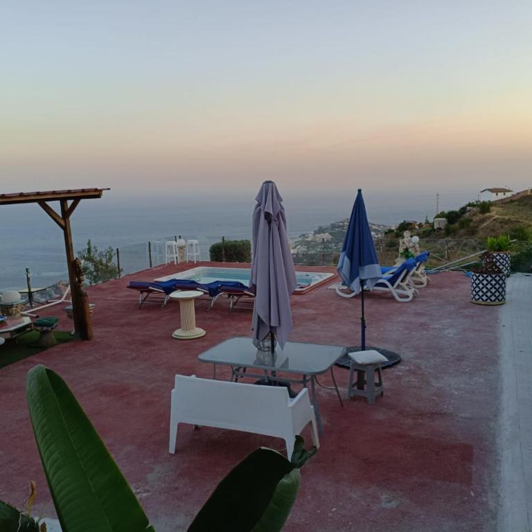 Chalet, breathtaking sea view with large jacuzzi - Casa de 3 dormitorios - 82