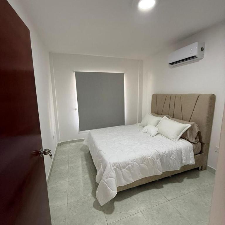 Spacious and comfortable apartment near the center and the airport - Two-Bedroom Apartment - 16