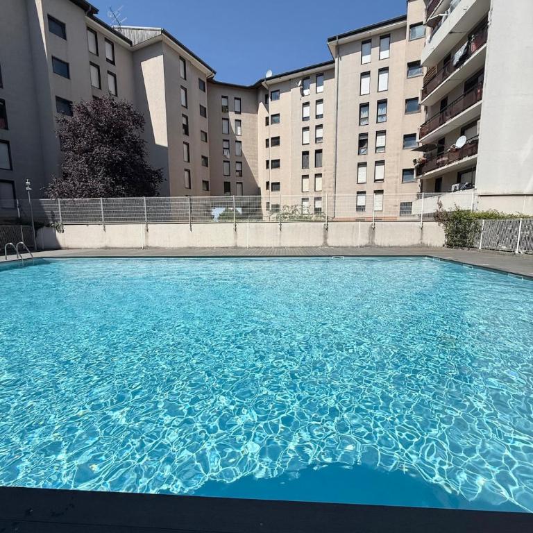Large studio Independent sleeping area Swimming pool - Appartement 1 Chambre - 1