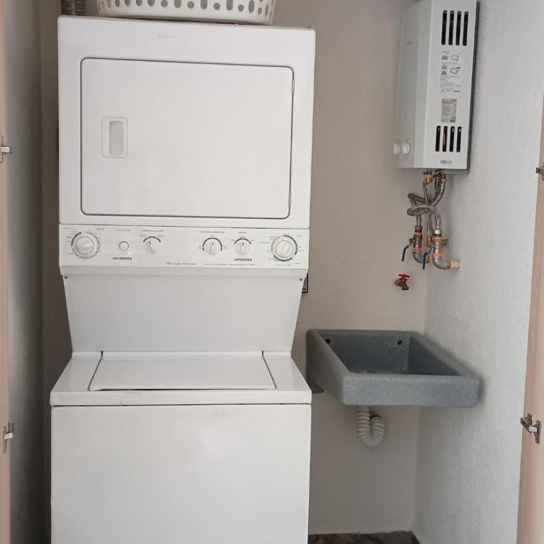 Apartment in the Heart of Tlaquepaque with Pool 6 persons - Apartment mit 3 Schlafzimmern - 58