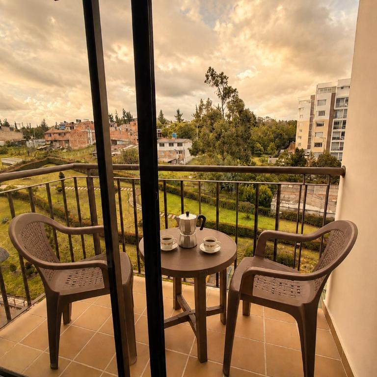 Panorama Tunja, 3 habitaciones, balcones, parqueadero y WiFi 400 Mbps - Apartamento de 3 dormitorios con balcón - 2
