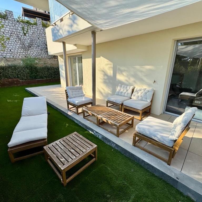 Private Garden Riviera Escape, Pool, Near Beach & Antibes - Appartement 1 Chambre - 2