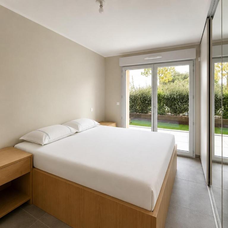 Private Garden Riviera Escape, Pool, Near Beach & Antibes - Appartement 1 Chambre - 3