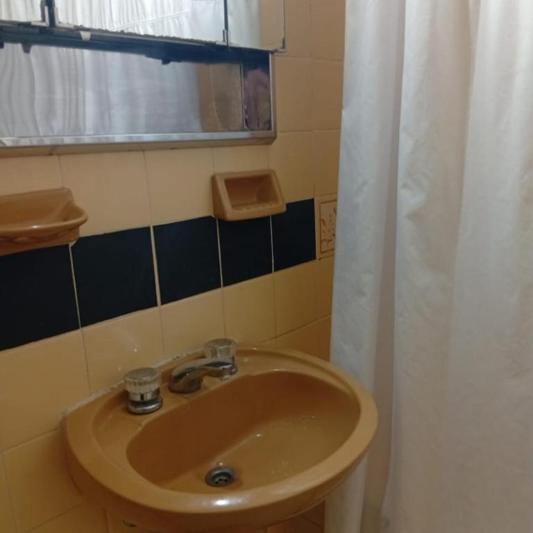 Corazón de Recoleta Balcón al Frente A pasos del Teatro Colon - Apartamento de 1 dormitorio - 10