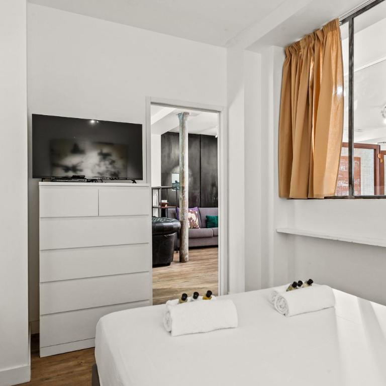 Atelier d'artiste - Canal St-Martin - 2BDR 6p - Appartement - 10