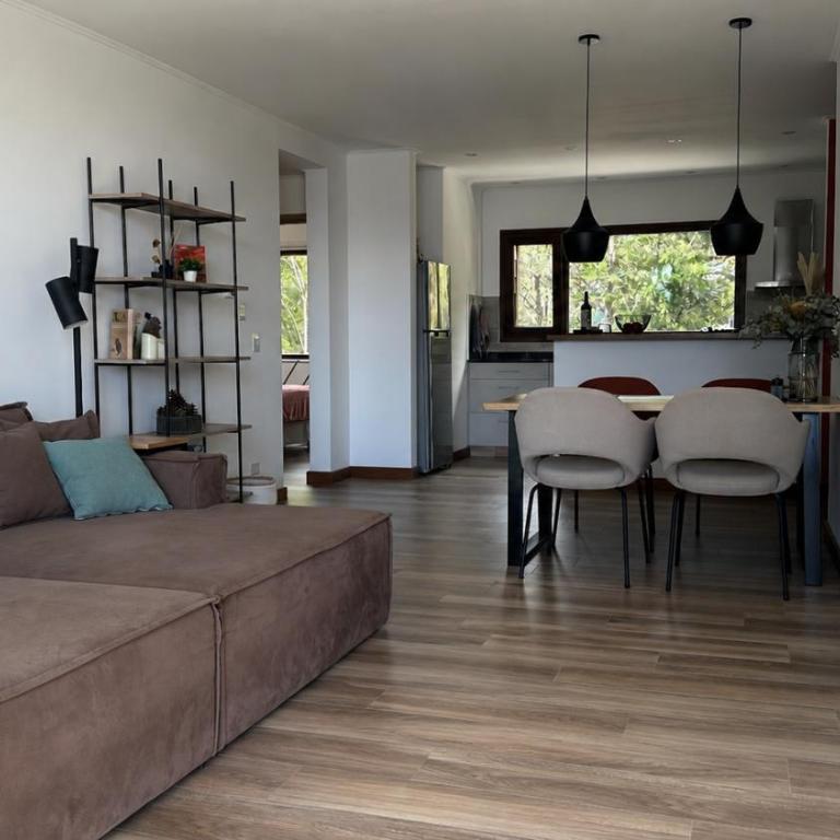 2BR apartment with lake view, heated pool, dishwasher - Two-Bedroom Apartment - 3