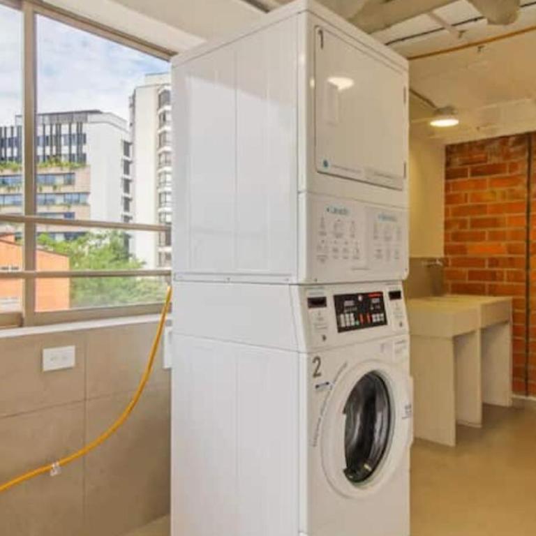NEW! Studio El Poblado Balcony & 500 Mbps Wi-Fi - Studio Apartment - 36