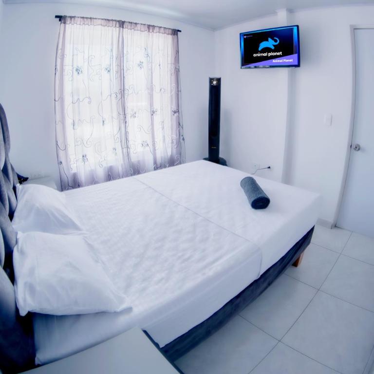 Alojamiento Nuevo, muy cerca de CC y Via al Aeropuerto - Two-Bedroom Apartment - 18