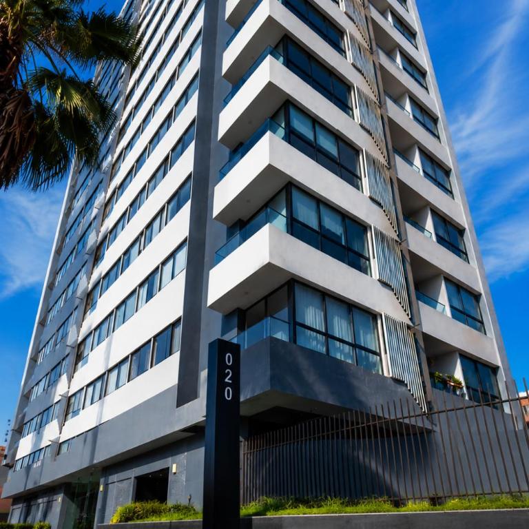 Luxury Oceanfront 3BR Apartment 15 Minutes to the Airport, Fast WiFi, Pool, Gym, Sauna and Free Parking - Apartamento de 3 dormitorios - 56