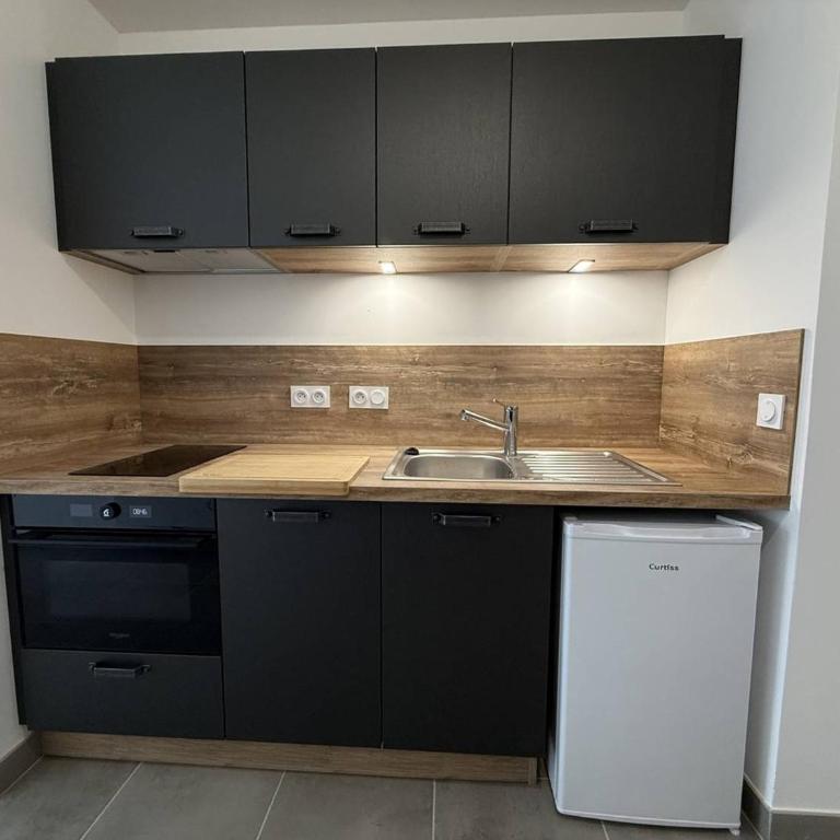 Appartement moderne avec terrasse, WIFI - 2 pers. - FR-1-368-479 - Apartment - 2