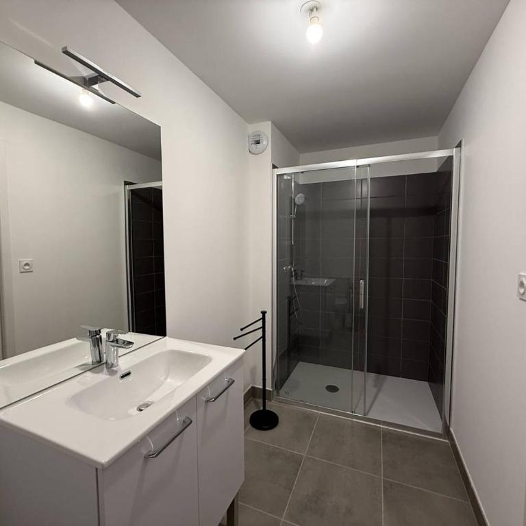 Appartement moderne avec terrasse, WIFI - 2 pers. - FR-1-368-479 - Apartment - 8