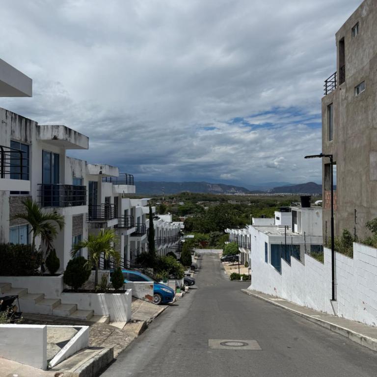 Casa con Jacuzzi Vía El Peñon Girardot - Villa de 3 dormitorios - 40
