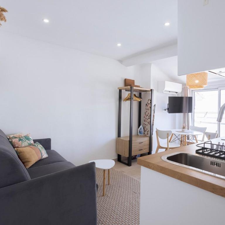 Studio Chanel - central, balcon, clim, proche Palais&Plages - Studio Standard - 14