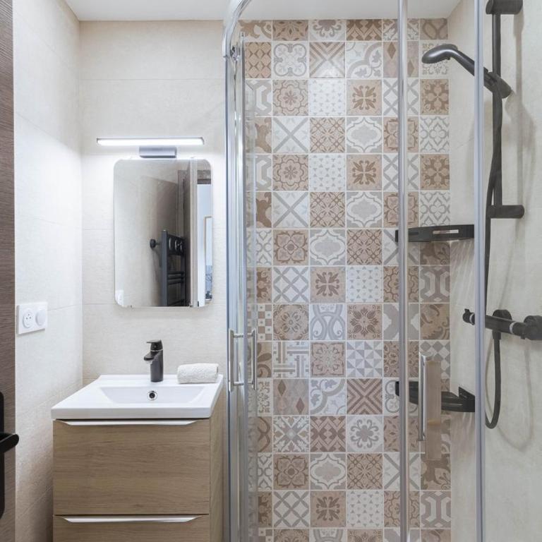 Studio Chanel - central, balcon, clim, proche Palais&Plages - Studio Standard - 16
