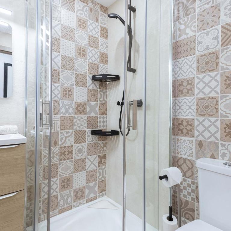 Studio Chanel - central, balcon, clim, proche Palais&Plages - Studio Standard - 5
