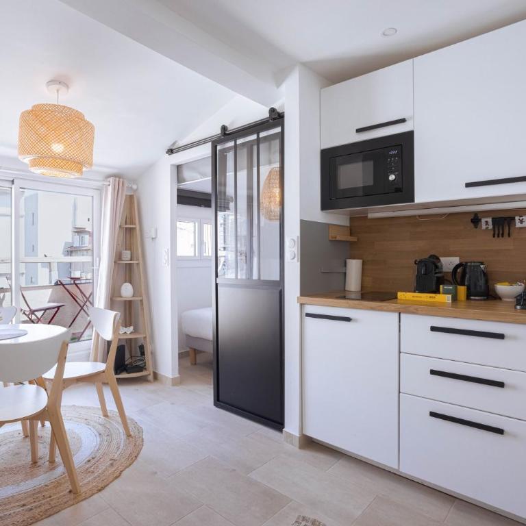 Studio Chanel - central, balcon, clim, proche Palais&Plages - Studio Standard - 1