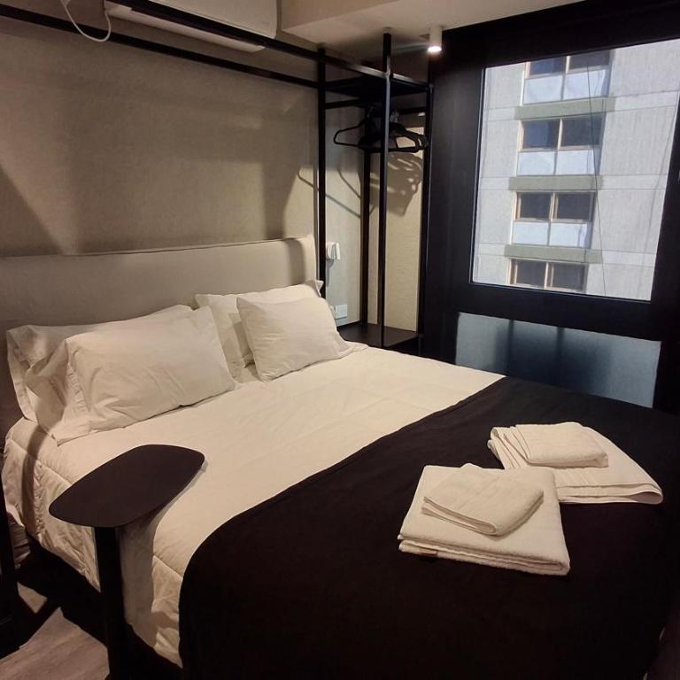 Comodidad y belleza, seguridad 24hs, céntrico, cochera, zona Galerías Pacífico y Obelisco - Habitación Doble Familiar - 25