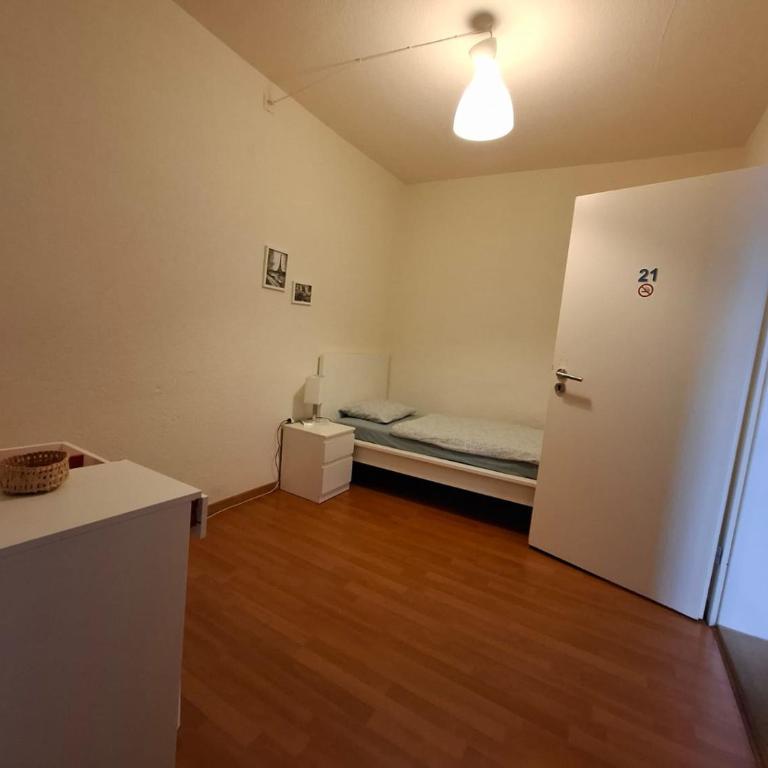 Zimmer Privat - Einzelzimmer mit Gemeinschaftsbad - 3