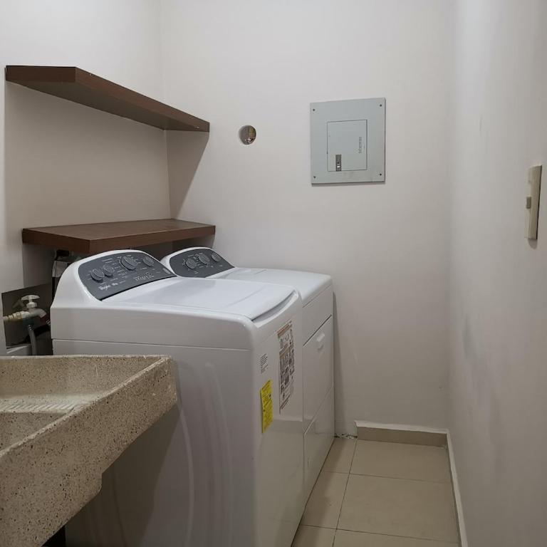 Casa Ideal para Empresas y Familias - Casa de 3 dormitorios - 15