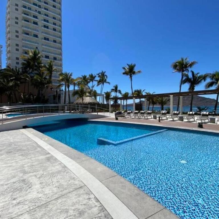 Departamento de lujo a pie de playa en zona dorada - Apartamento de 3 dormitorios - 45
