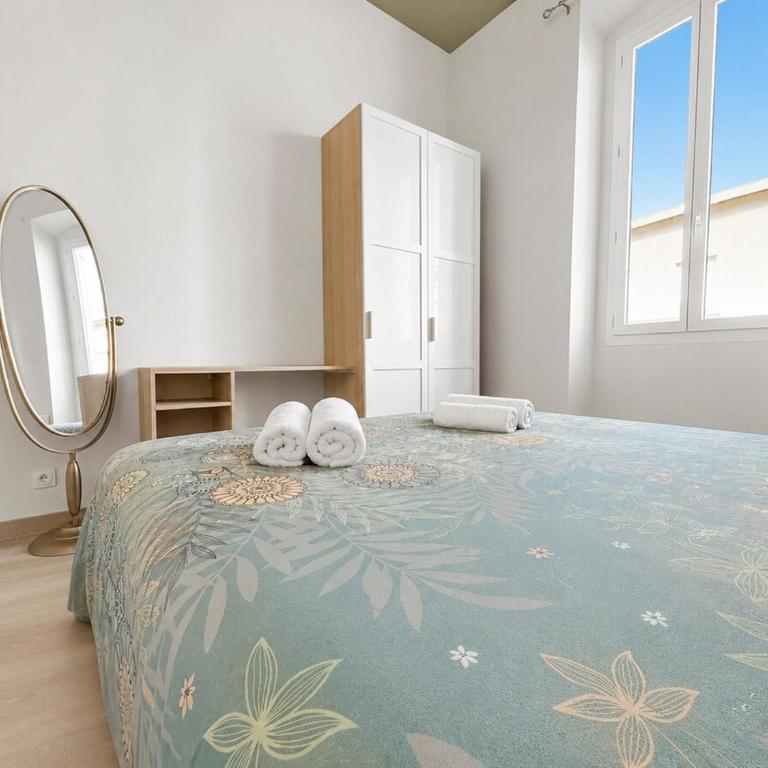 Mousse Premium, Design, Clim, 30m Canal Royal - Appartement 2 Chambres - 25