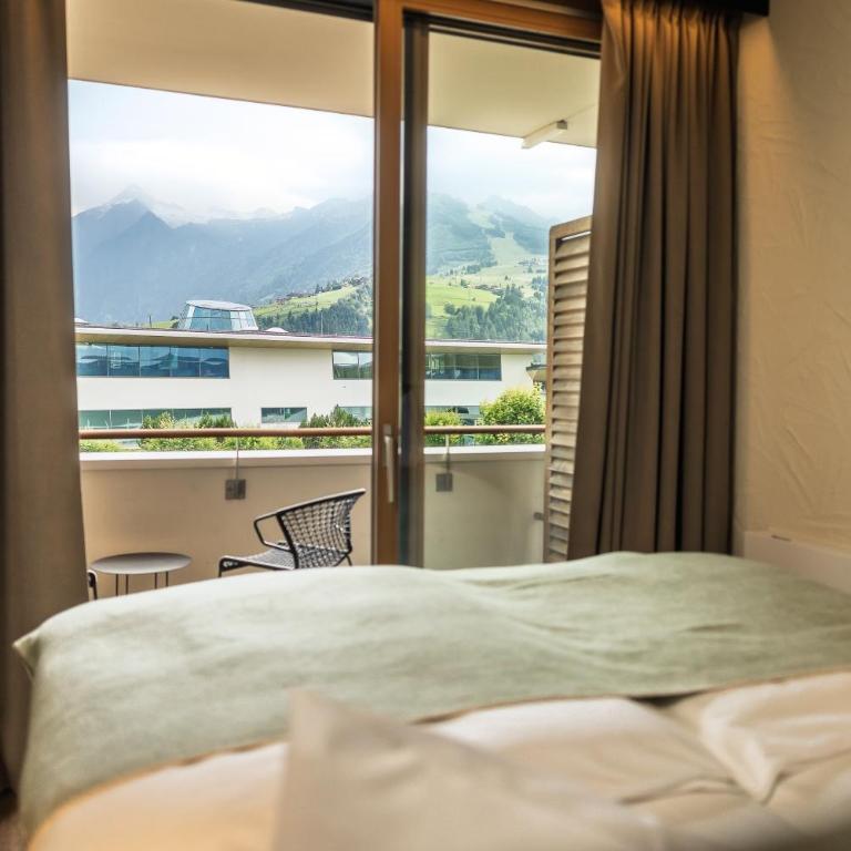 Tauern Spa Hotel & Therme - Panorama Room Glacier View - 1