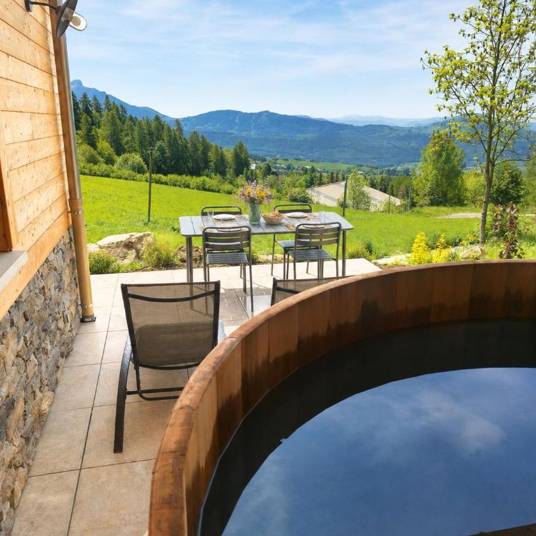 Les 2 Chalets Alpins & Bains Nordiques - Two-Bedroom Chalet - 3
