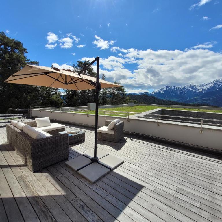 Laax Alpine Lodge by Quokka 360 - Stylish Apartment with Terrace and Stunning Mountain Views - Apartment mit 2 Schlafzimmern und Bergblick - 2