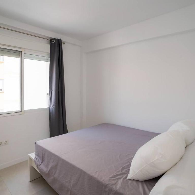 Apartamento con vistas al mar - Three-Bedroom Apartment - 11